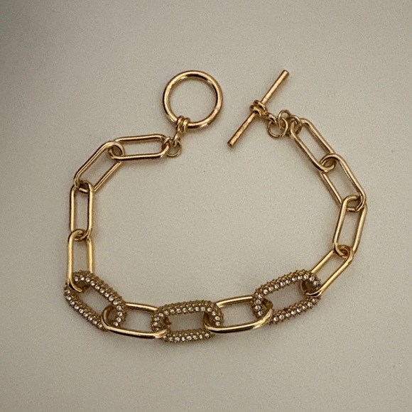 Elegant Gold and Silver Link Bracelet - Picture 4 of 4